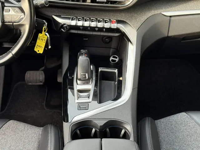 Peugeot 3008 1.2 PureTech Allure 2019 Benzine 24