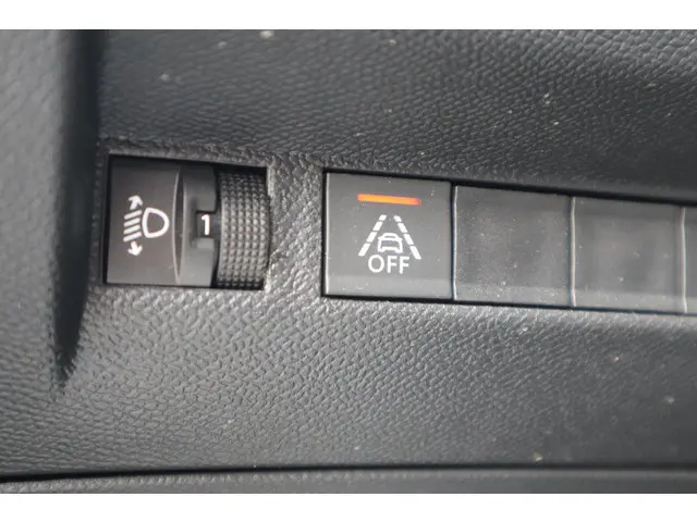 Peugeot 2008 1.2 PT ACTIVE PACK 130PK 2021 Benzine 21