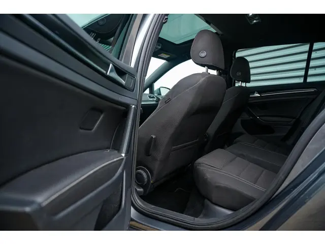 Volkswagen Golf 2.0 TSI 4Motion R 2017 Benzine 10