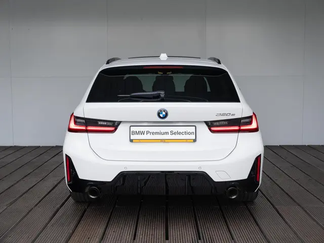 BMW 3 Serie Touring 320e 2024 Hybride Benzine 5