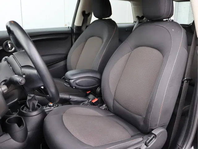 MINI Cooper | BOVAG-garantie 2018 Benzine 4
