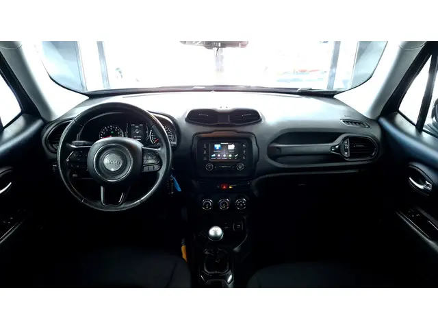 Jeep Renegade 1.6 E-Torq Black Line 2016 Benzine 6
