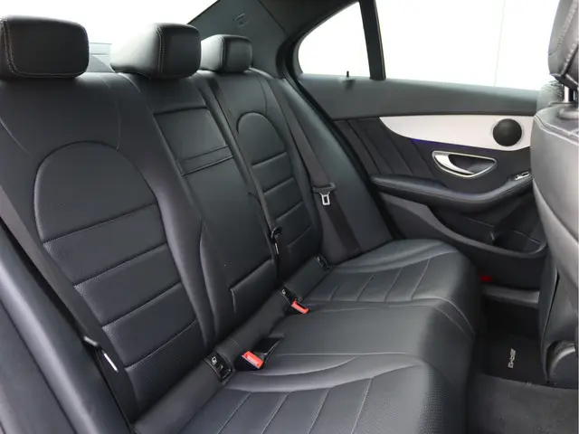 Mercedes-Benz C-Klasse 180 AMG-line 2019 Benzine 25