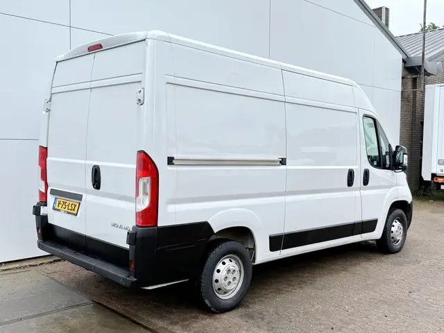 Opel Movano 2.2 HDI 140PK 2023 Diesel 3