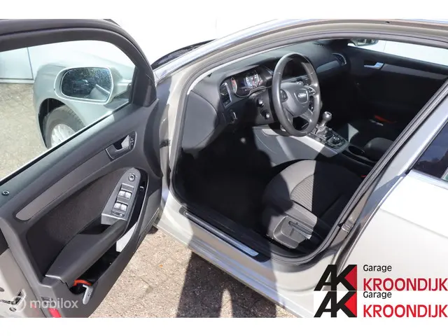 Audi A4 Limousine 1.8 TFSI Business Edition 2013 Benzine 9