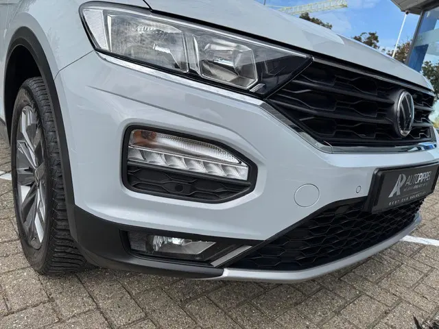Volkswagen T-Roc 1.5 TSI Sport 2021 Benzine 8