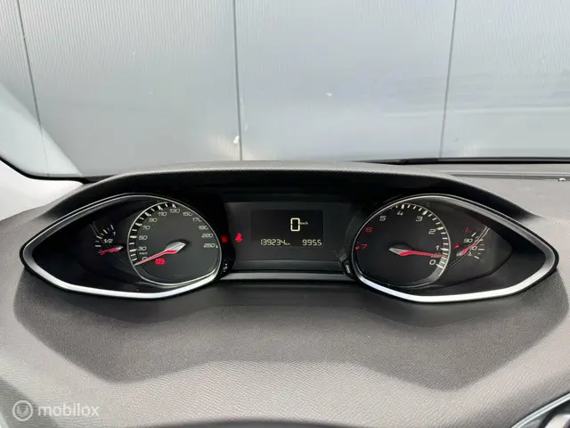 Peugeot 308 1.6 THP Allure VERKOCHT! 2014 Benzine 16