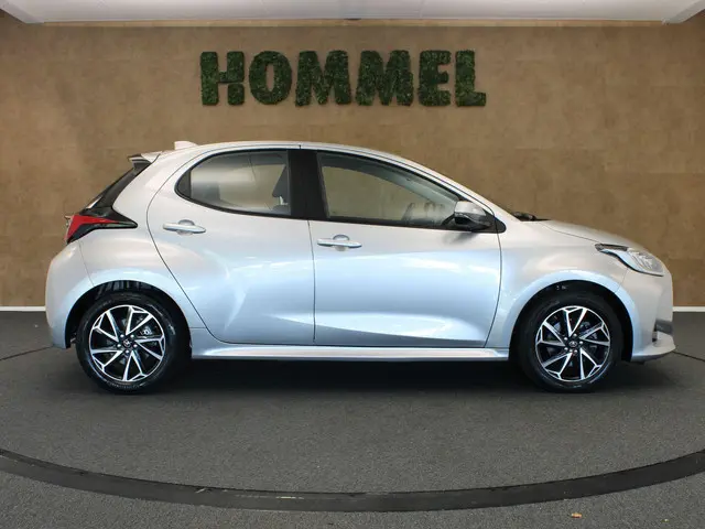 Toyota Yaris 1.5 Hybrid Dynamic 2022 Hybride Benzine 11