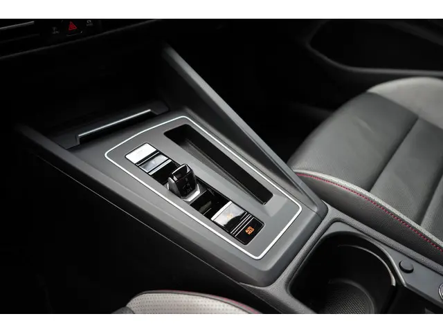 Volkswagen Golf 2.0 TSI GTI 2021 Benzine 24