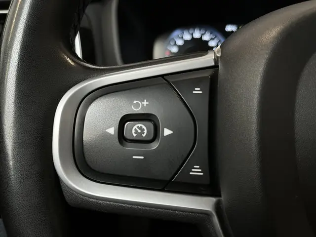 Volvo V60 2.0 B3 Momentum Advantage 2021 Benzine 29