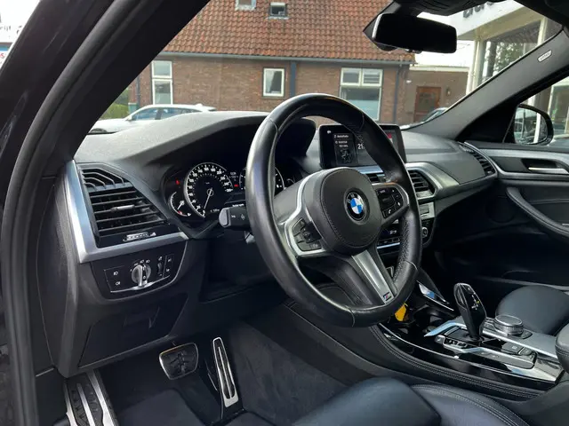 BMW X4 XDrive20i High Executive m-pakkat 2018 Benzine 6