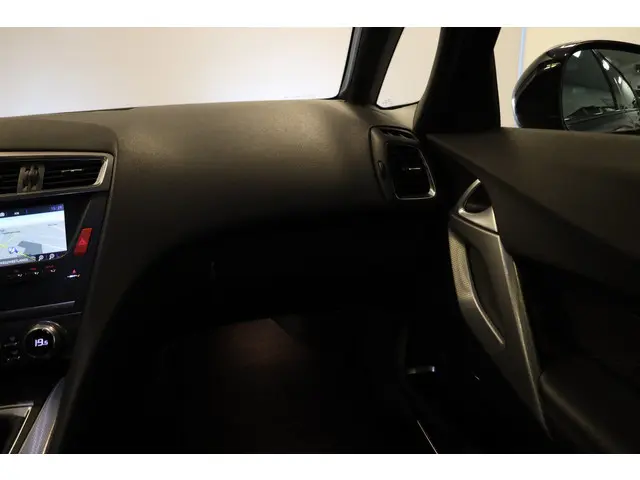 DS DS 5 THP 155 Automaat-6 2015 Benzine 31