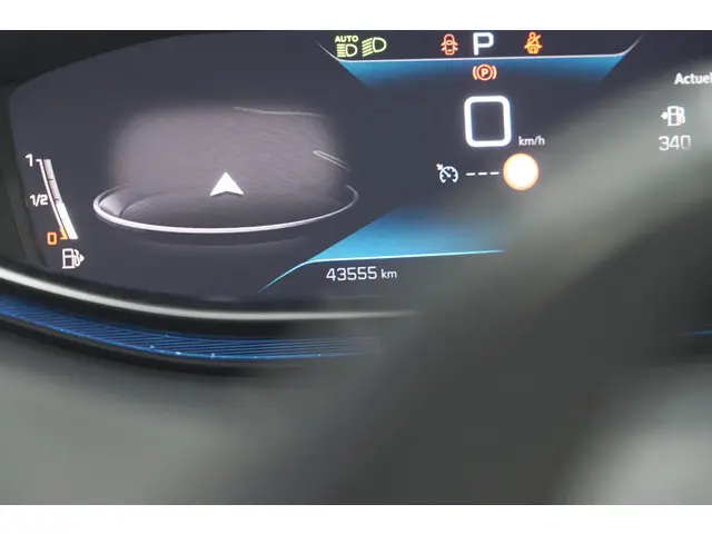 Peugeot 3008 PureTech 130 EAT8 Allure 2022 Benzine 43