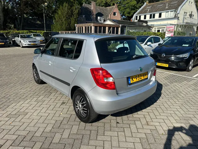 Škoda Fabia 1.2 Comfort , 5 deurs , airco 2013 Benzine 4