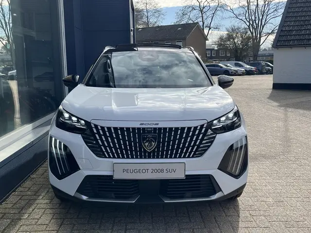 Peugeot 2008 1.2 Hybrid 145 PK GT 2025 Hybride Benzine 7