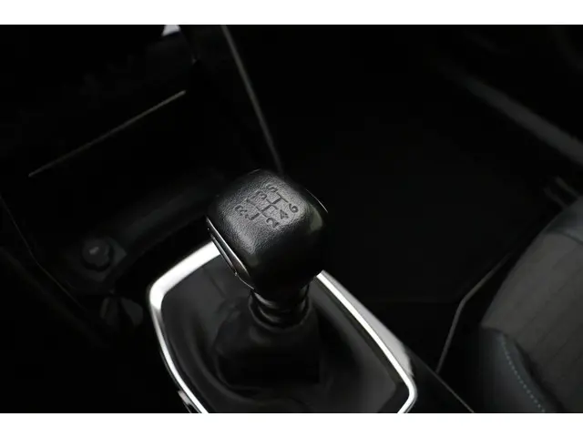 Peugeot 2008 1.2 PureTech Allure Pack 2022 Benzine 20