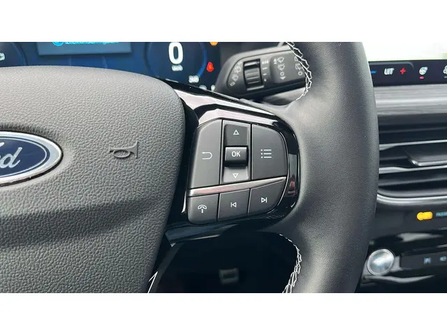 Ford Kuga 2.5 FHEV Active X 2024 Hybride Benzine 35