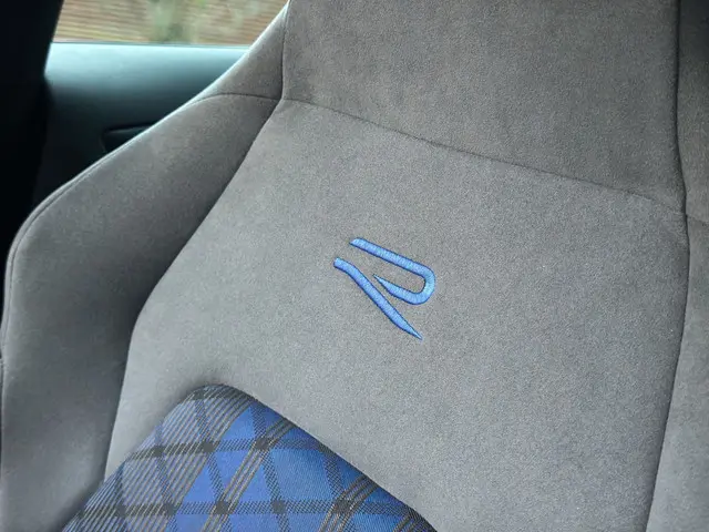 Volkswagen Golf 2.0 TSI R 4Motion 2015 Benzine 15