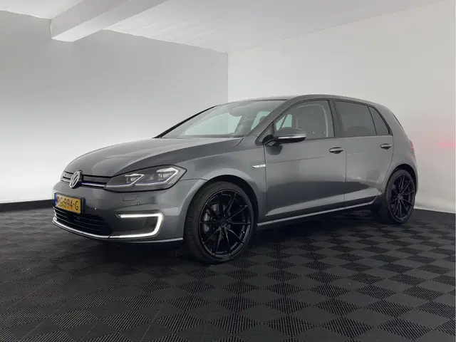 Volkswagen e-Golf (SOH-100%) 2017 Elektrisch 3