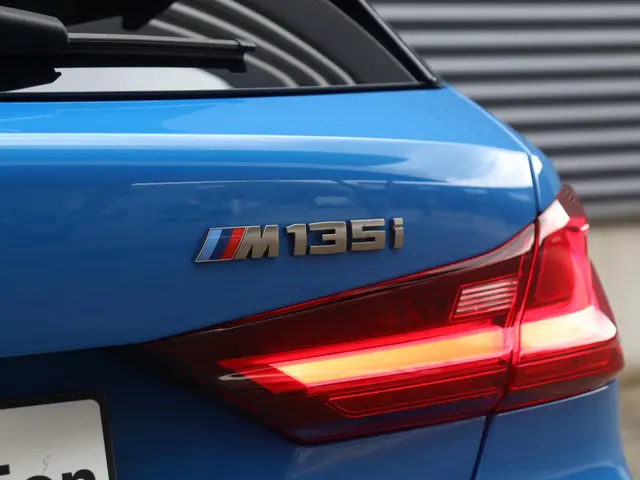 BMW 1 Serie 5-deurs M135i xDrive 2019 Benzine 36