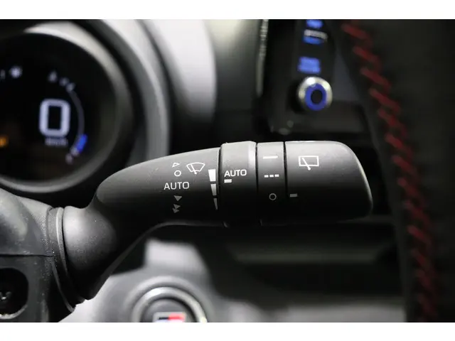 Toyota Yaris 1.5 Hybrid GR Sport, 2023 Hybride Benzine 18