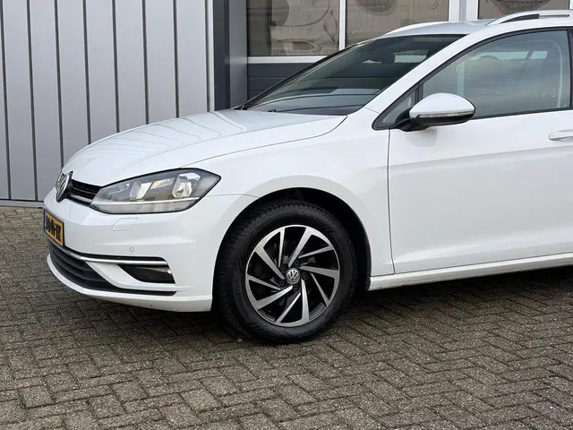 Volkswagen Golf Variant 1.0 TSI Highline 2018 Benzine 3