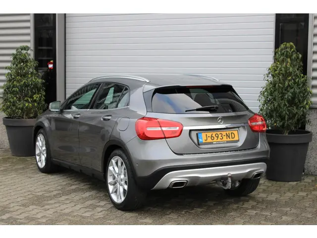 Mercedes-Benz GLA 200 2015 Benzine 11