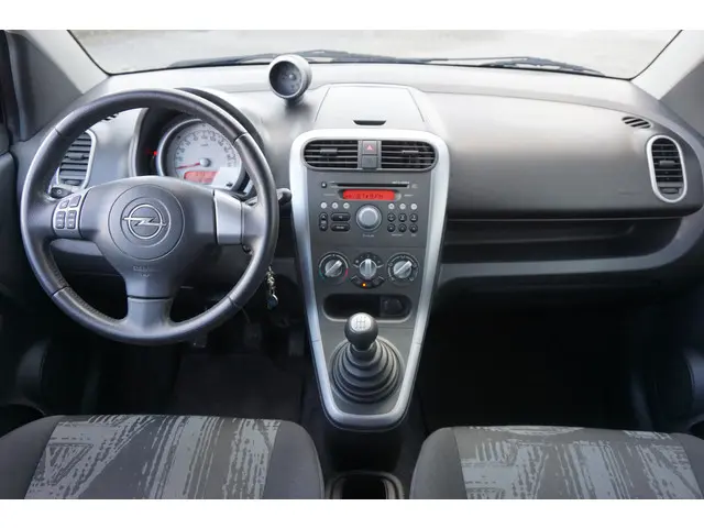 Opel Agila 1.0 Berlin 2014 Benzine 7