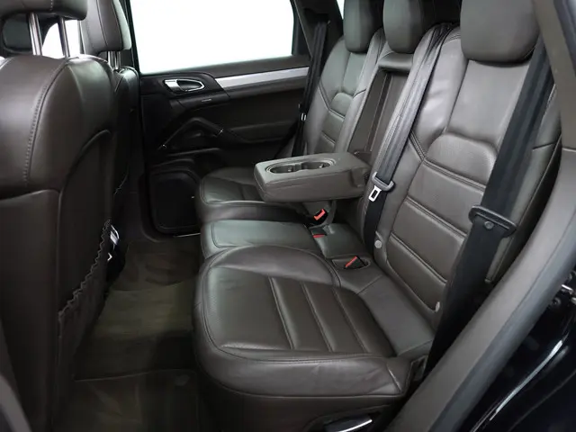 Porsche Cayenne 3.0 S E-Hybrid Aut- 2015 Hybride Benzine 22