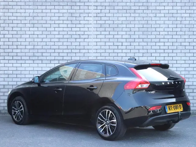 Volvo V40 2.0 T2 Nordic+ 2018 Benzine 6