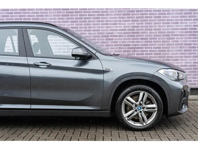 BMW X1 xDrive25e High Executive 2022 Hybride Benzine 9