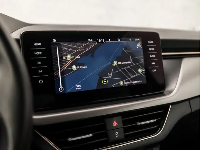 Škoda Kamiq 1.0 TSI Luxury Sport 2021 Benzine 26