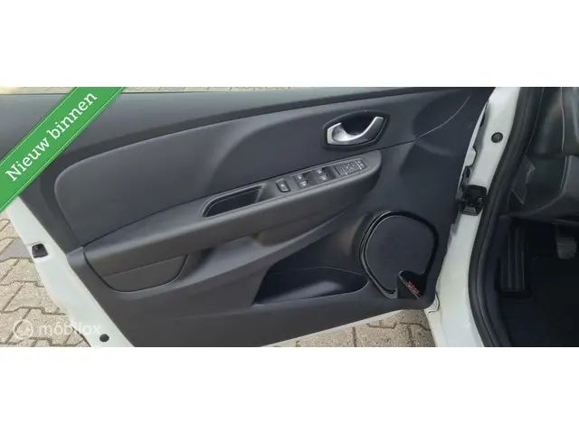 Renault Clio 0.9 TCe Limited LED\KEYLESS/1EiG 2018 Benzine 23