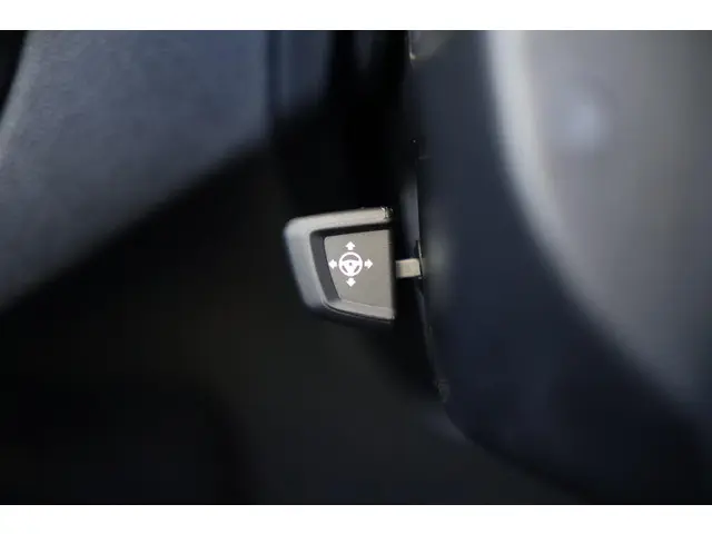 BMW 5 Serie M550i xDrive Executive 2018 Benzine 35