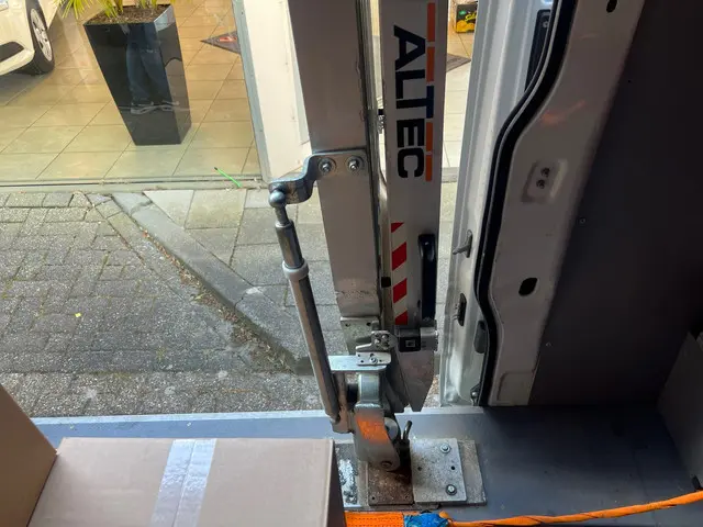 Iveco Daily 35S21 L2H2 3.0L 210PK Automaat 2024 Diesel 18