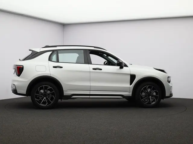 Lynk & Co 01 1.5 Core 2025 Hybride Benzine 11