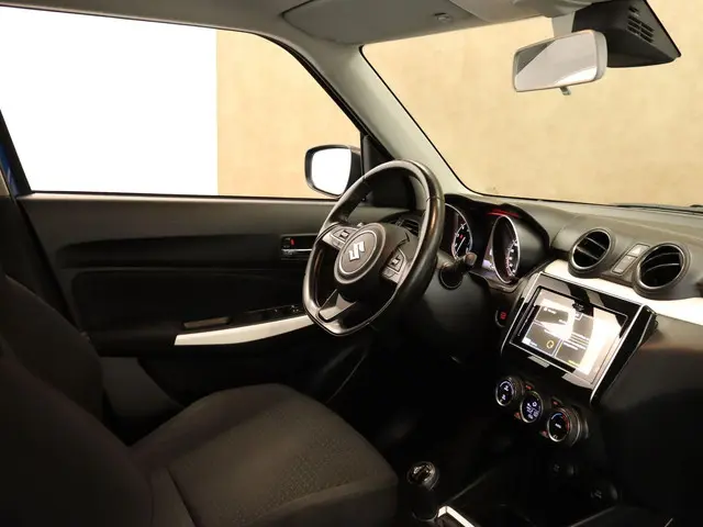 Suzuki Swift 1.2 Style Smart Hybrid 2017 Benzine 15