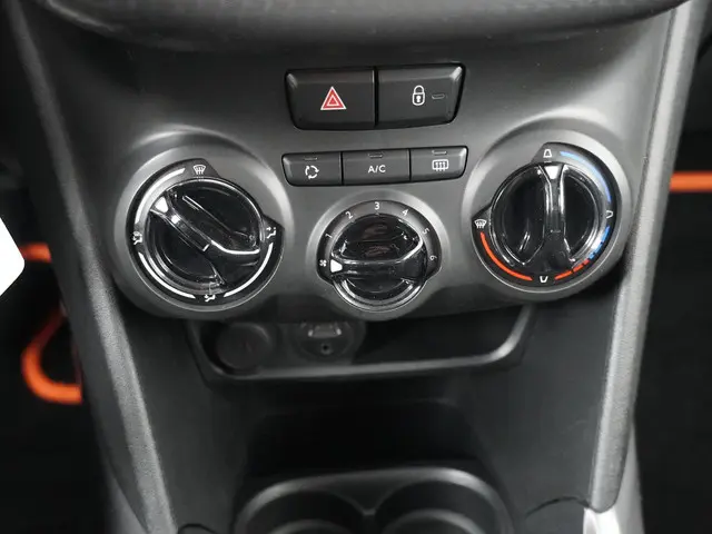 Peugeot 2008 1.2 PureTech Allure 2017 Benzine 19