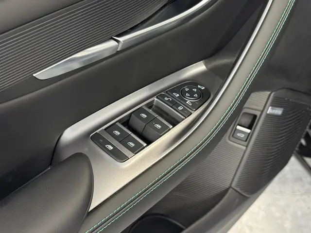 BYD SEAL U 1.5 DM-i FWD Boost 2025 Hybride Benzine 23