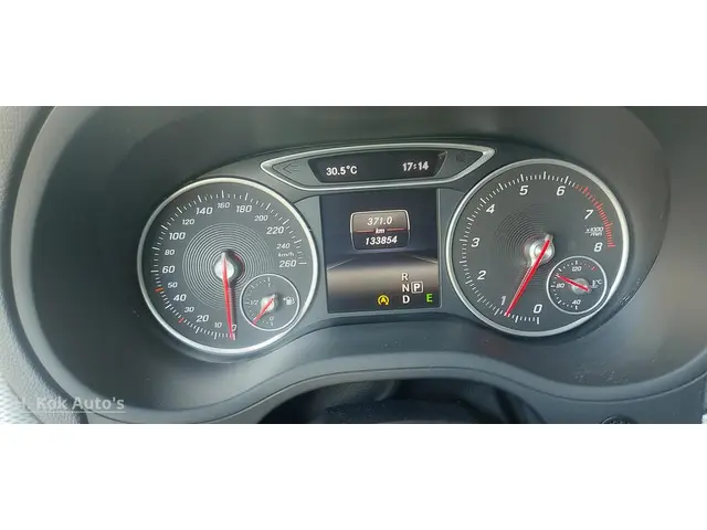 Mercedes-Benz B-Klasse 180 Ambition 2015 Benzine 22