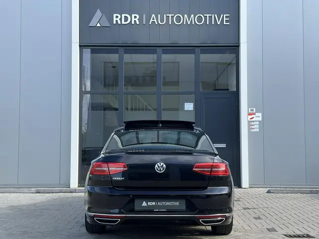 Volkswagen Passat 1.4 TSI R-Line / Pano / Leder 2016 Benzine 4