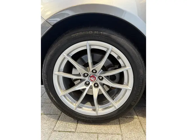 Jaguar F-Type 2.0T R-Dynamic 2017 Benzine 9