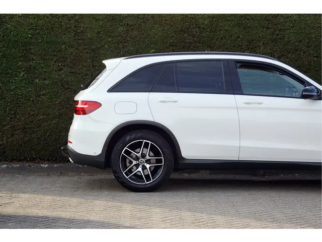 Mercedes-Benz GLC GLC 250 4M AMG Line Night 2019 Benzine 6