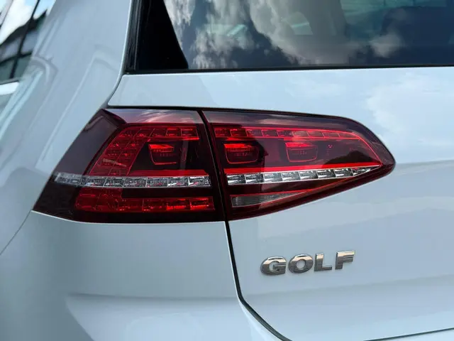 Volkswagen Golf 1.0 TSI CarPlay Camera LED 2017 Benzine 12