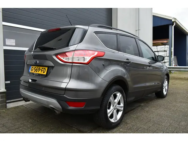 Ford Kuga 2.5 automaat 2014 Benzine 5