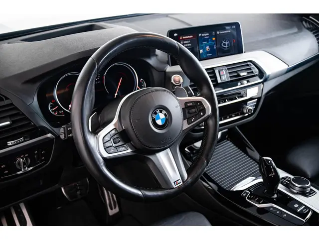 BMW X3 xDrive20i High Executive 2018 Benzine 54