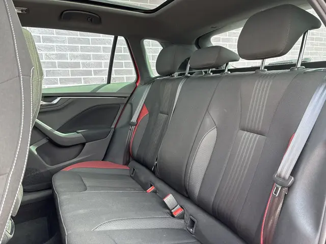 Škoda Kamiq 1.0 TSI Sport Business 2023 Benzine 10