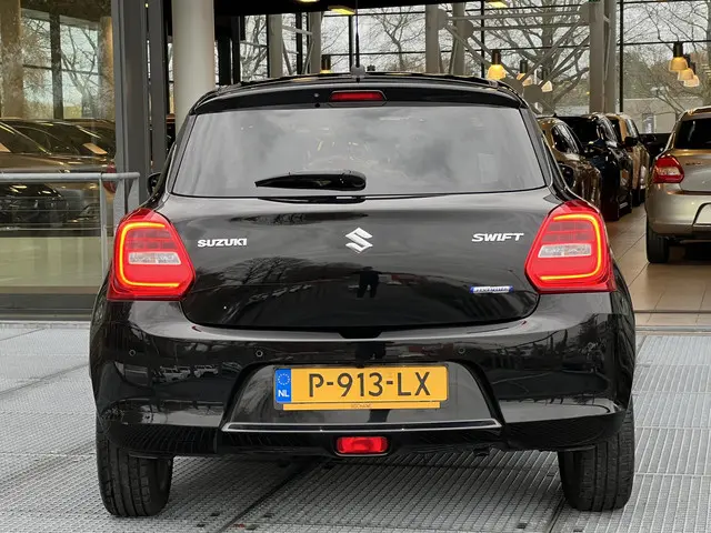 Suzuki Swift 1.2 Style Smart Hybrid 2022 Benzine 19