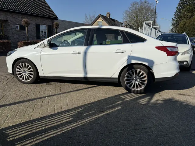 Ford Focus 1.6 150PK EcoBoost TITANIUM 2012 Benzine 4