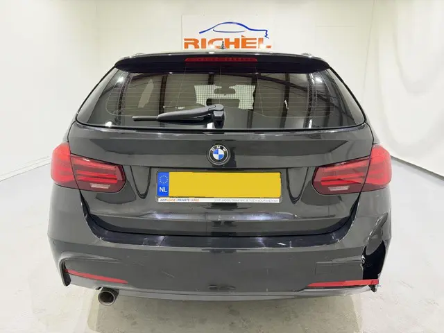 BMW 3 Serie Touring 318i M Sport Aut8 2019 Benzine 6